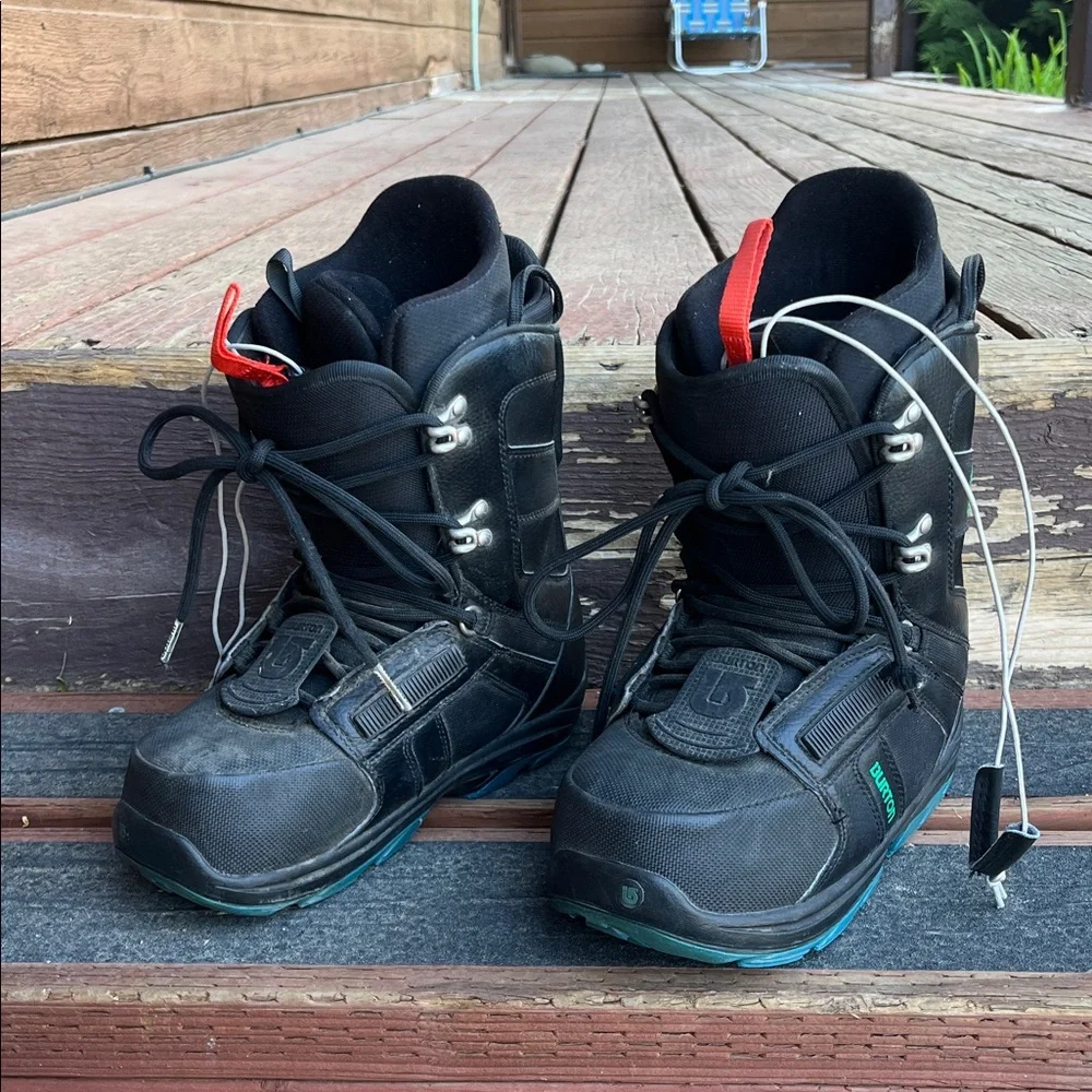 Burton youth size 5 snowboard boots